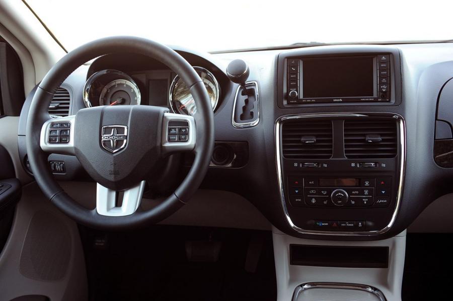  Dodge Grand Caravan 2011 года  (фото 40 из 83)
